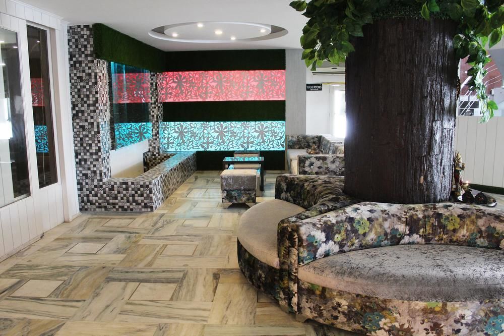 Oyo 1822 Hotel Ambassador デヘラードゥーン エクステリア 写真