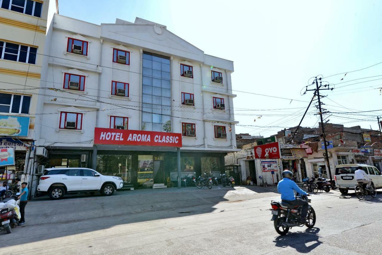 Oyo 1822 Hotel Ambassador デヘラードゥーン エクステリア 写真